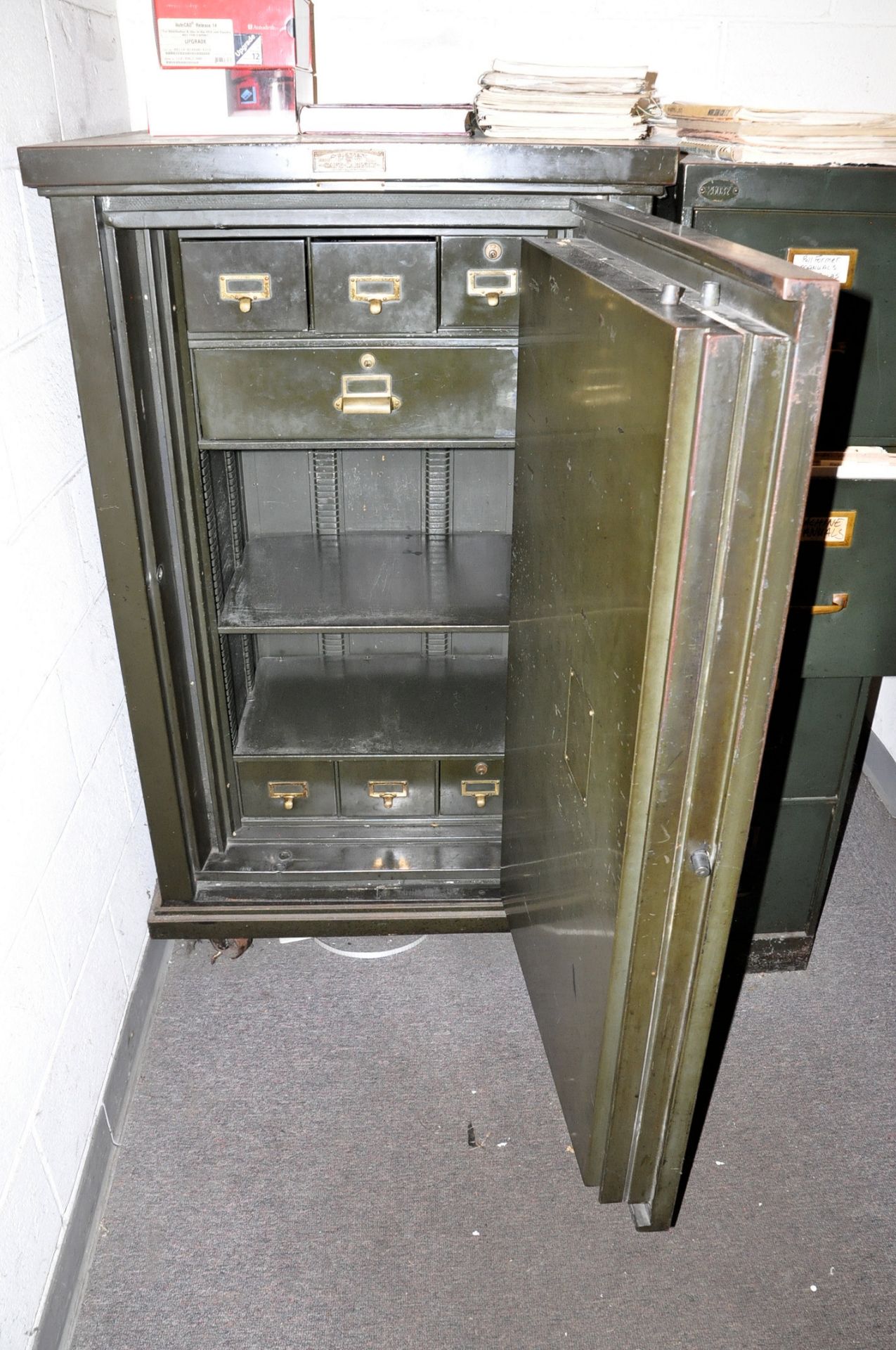 S-Cientest Single Door Combination Safe Cabinet, 80 x 3, 35 x 3, 20 x 2, 10 x 1 - Image 2 of 2