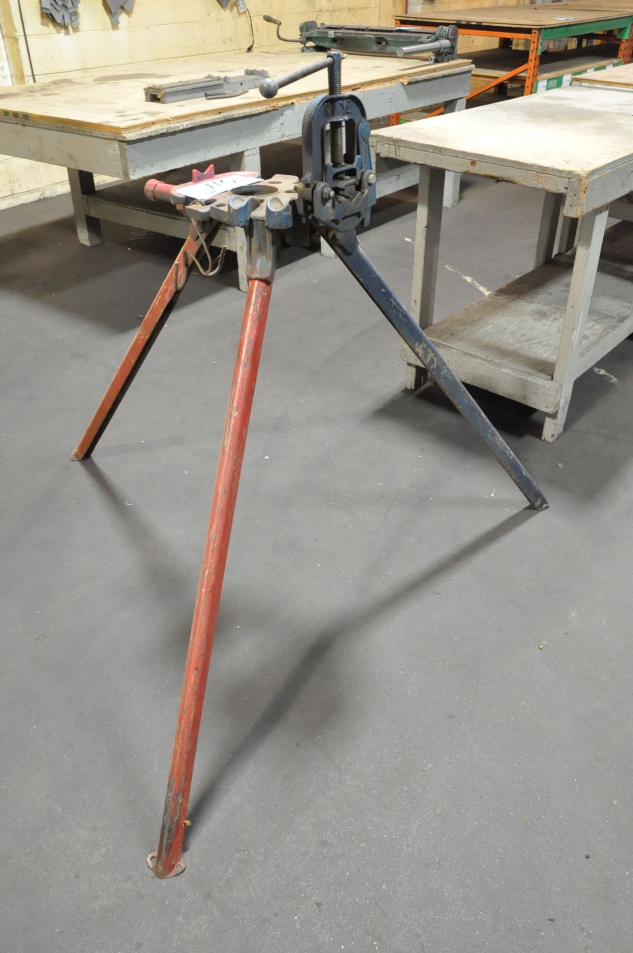 Nye No. 88 Pipe Tri-Stand with Pipe Vise