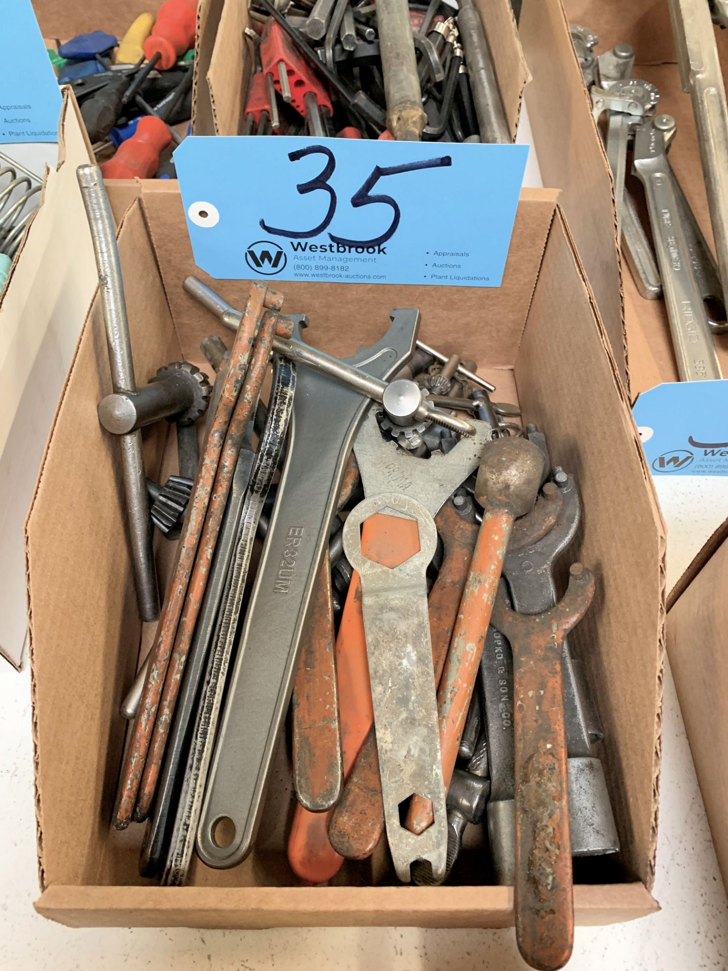 Lot-Chuck Keys and Spanner Tools in (1) Box