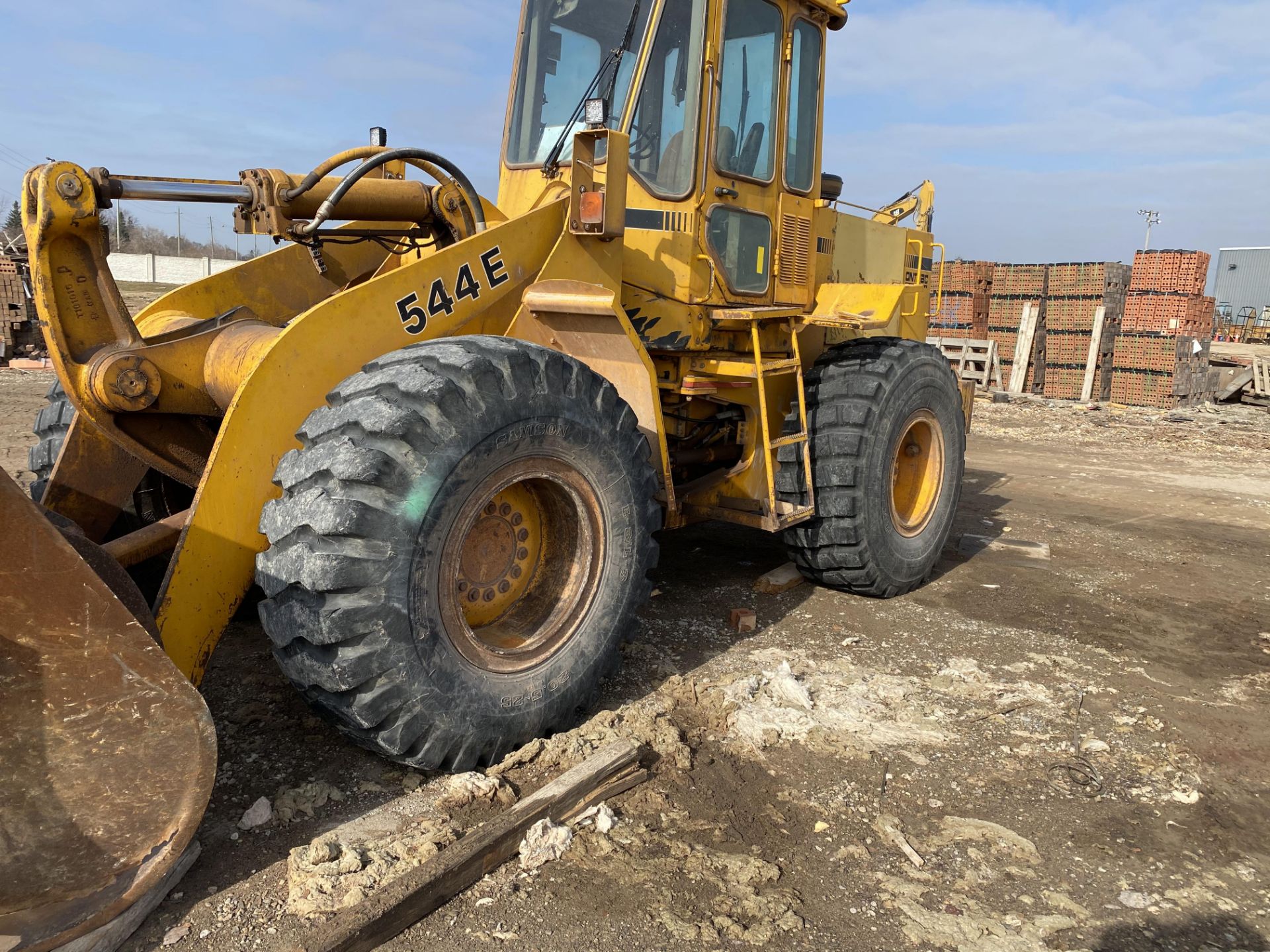 JOHN DEERE 544E WHEEL LOADER, 120 HP, 23,600 LB OPERATING WEIGHT, 2 YARD BUCKET, ENCLOSED CAB W/ - Image 10 of 17