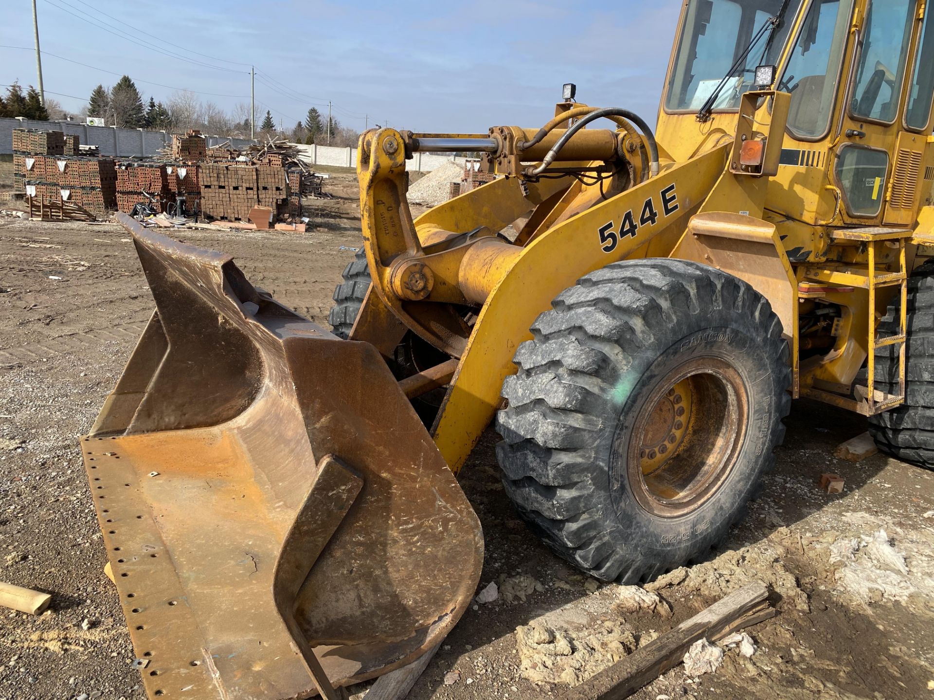 JOHN DEERE 544E WHEEL LOADER, 120 HP, 23,600 LB OPERATING WEIGHT, 2 YARD BUCKET, ENCLOSED CAB W/ - Image 9 of 17