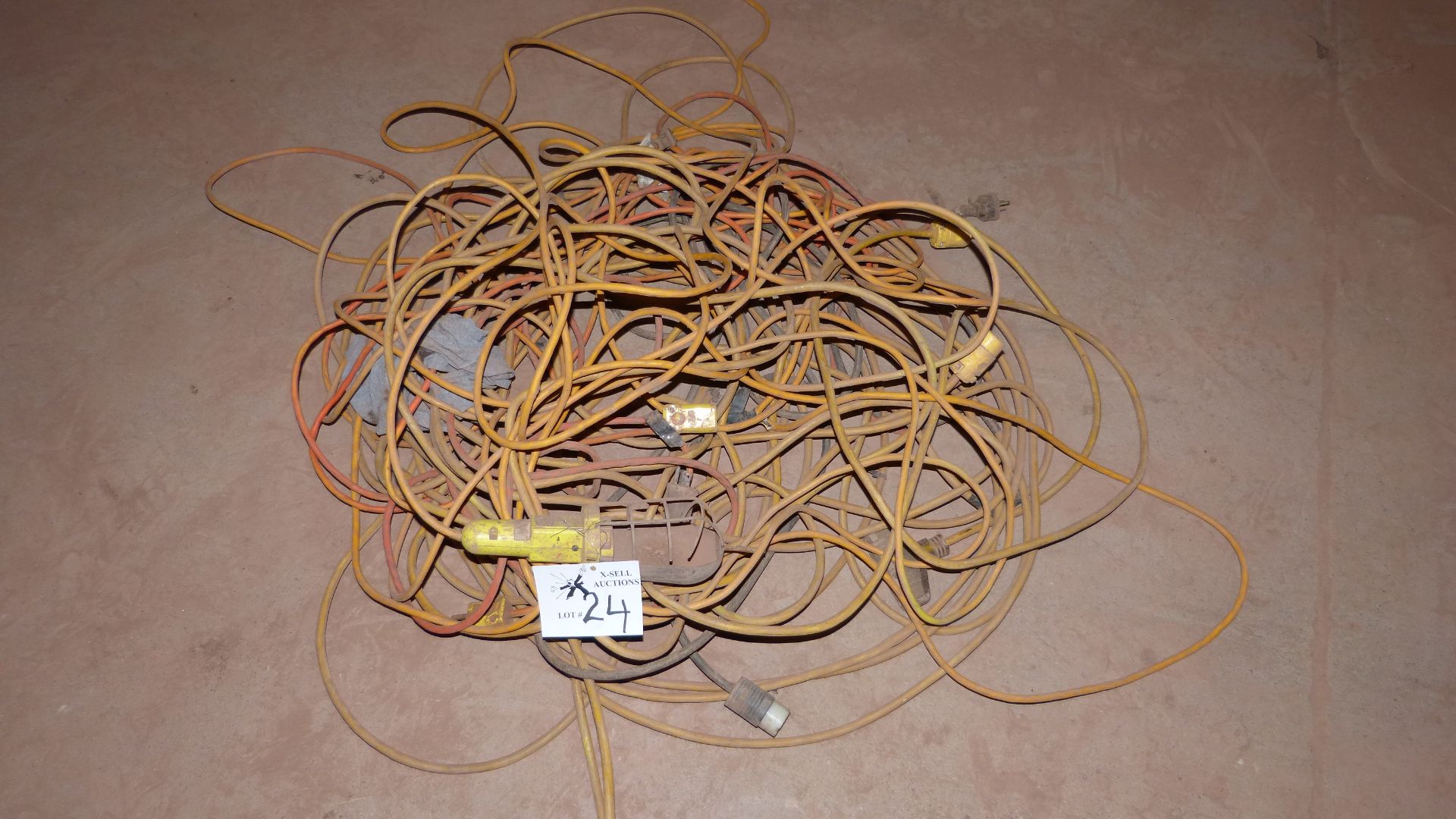 (1) LOT MISC. POWER EXTENSION CORDS