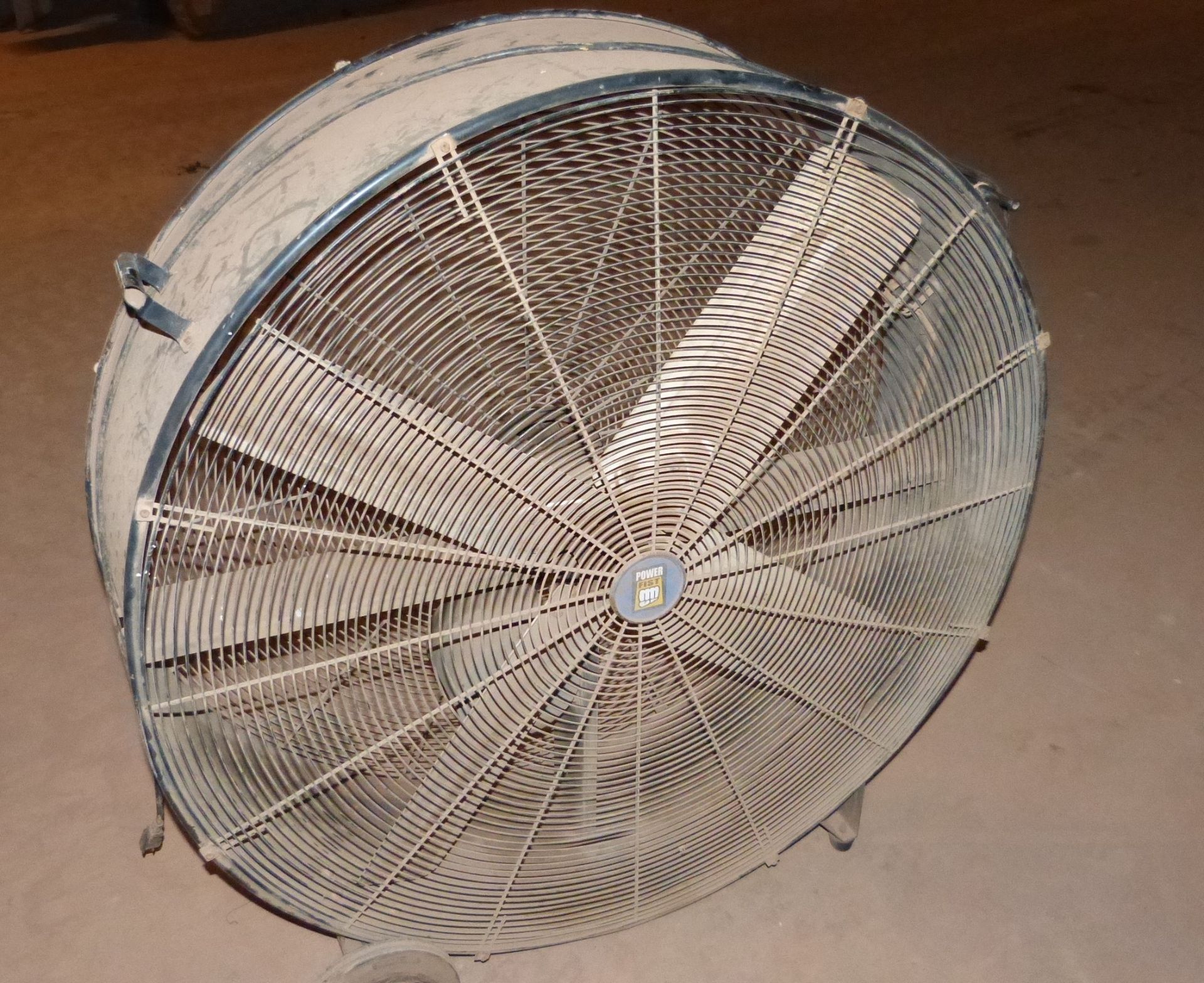 ELECTRIC 42'' FLOOR FAN - Image 2 of 2