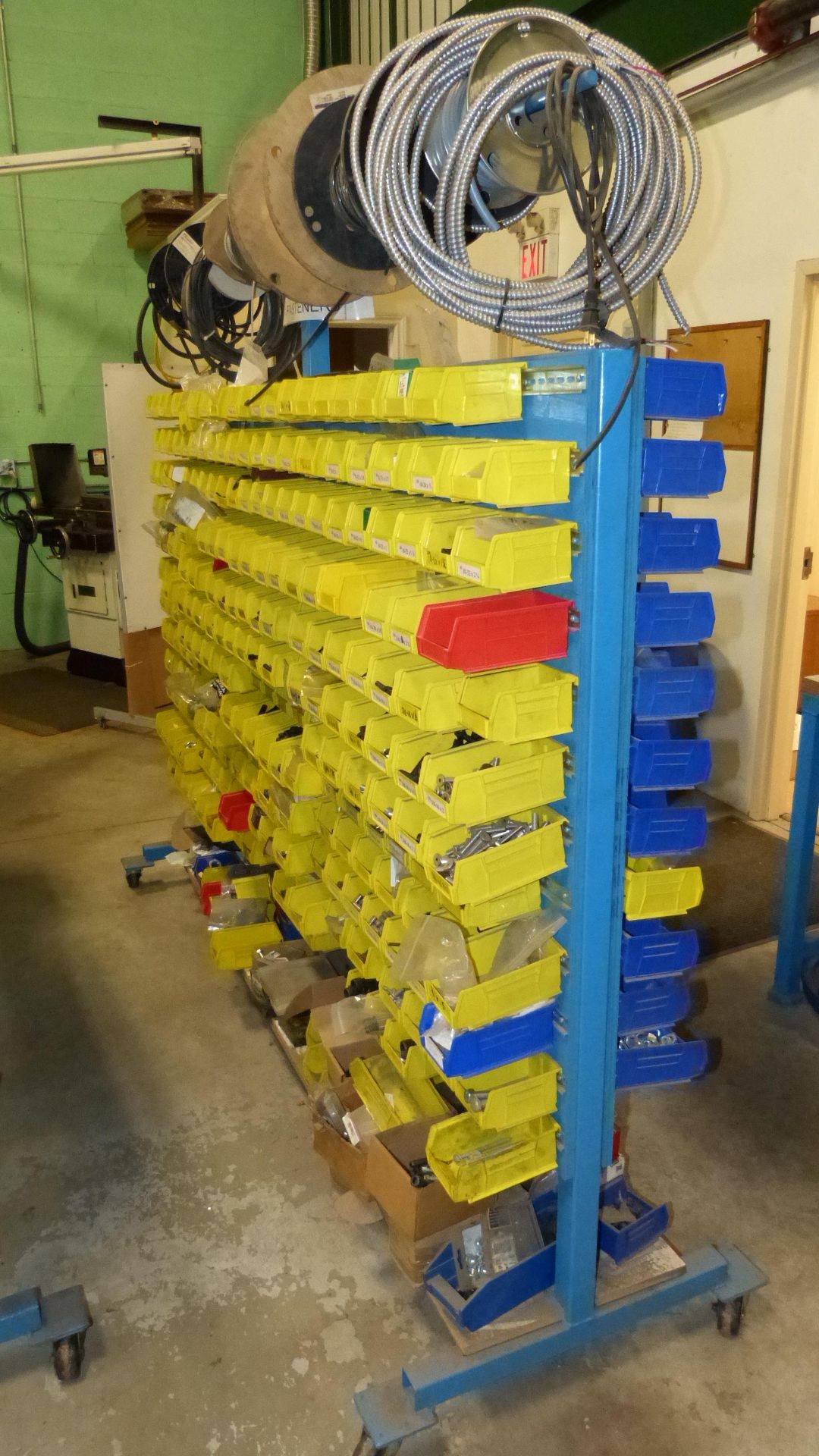 PLASTIC PARTS STACKING BINS COMPLETE WITH ROLLING RACK