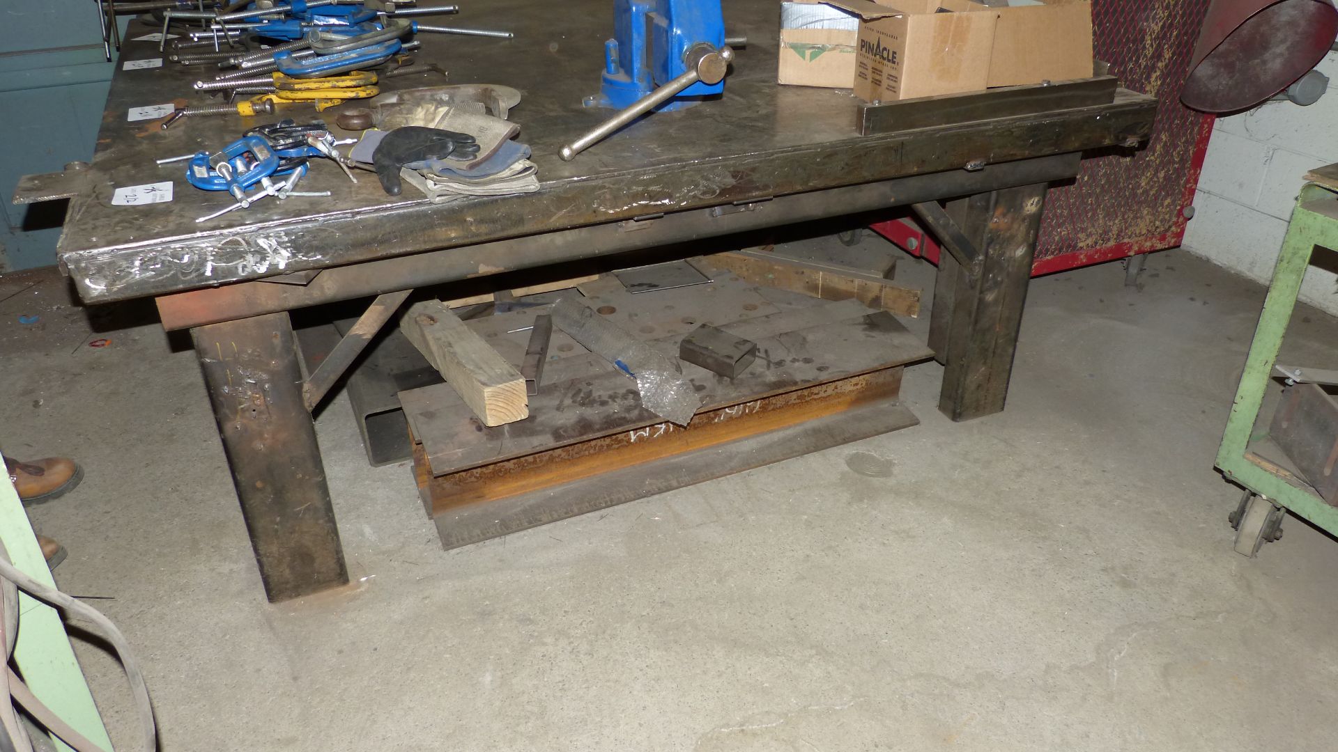 STEEL WORK BENCH & VICE