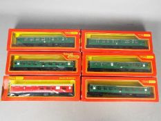 Triang Hornby - Six boxed Hornby Triang OO gauge passenger carriages.