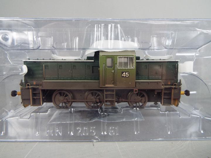 Heljan - A boxed OO gauge Heljan #1406 Class 14 Diesel locomotive Op.No. - Image 2 of 3