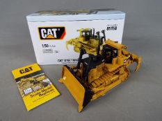 Diecast Masters - A boxed 1:50 scale #85158 Cat D10T Track-Type Tractor by Diecast Masters.