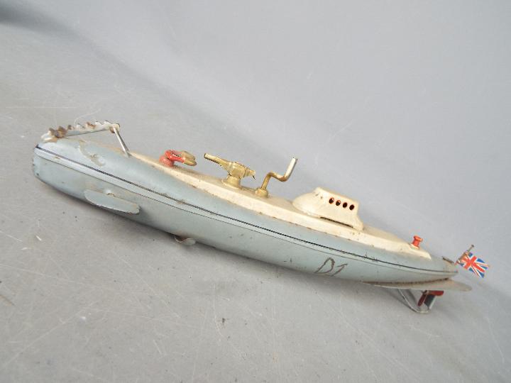 CK Karamochi (Japan) - A boxed tinplate (possibly pre-war) Diving Submarine by CK Karamochi of - Image 2 of 5