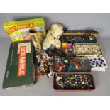 Corgi, Britains, Timpo, Spears Games, Other - A quantity of unboxed plastic soldiers,