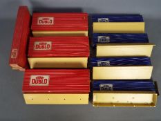 Hornby Dublo - A boxed grouping of 10 Hornby Dublo OO gauge accessories.