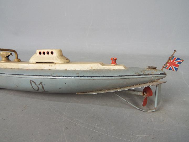 CK Karamochi (Japan) - A boxed tinplate (possibly pre-war) Diving Submarine by CK Karamochi of - Image 4 of 5