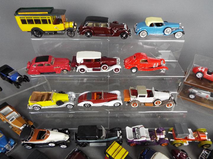 Rio, Brumm, Rami, Gama, others - A collection of unboxed 1:43 scale diecast vehicles. - Image 2 of 5