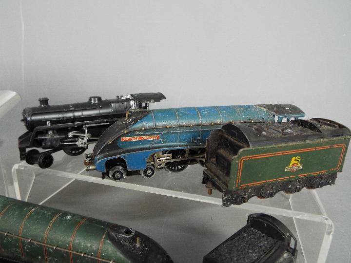 Hornby Dublo - Five unboxed Hornby Dublo 3-rail locomotives together with a group of unboxed parts - Image 5 of 5