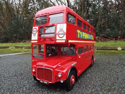 Hachette - A built Hachette 1:12 scale Routemaster Bus from the Hachette 'Build Your Own Classic - Image 4 of 6