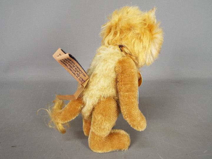 Charlie Bears - A Limited Edition Charlie Bears made soft toy lion from the Minimo Collection - Image 4 of 5