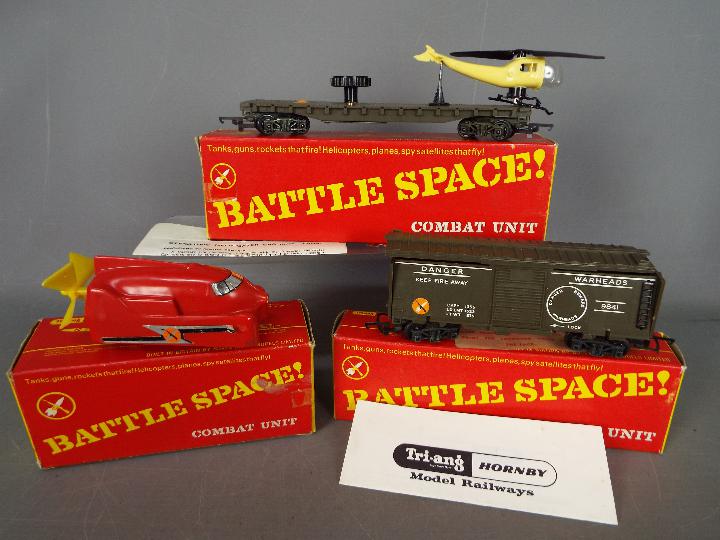 Triang Hornby - A trio of boxed Hornby OO Gauge 'Battle Space' accessories.