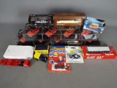 Vitesse, Ertl; Cararama, Onyx, Herpa, Others - 17 boxed / carded diecast vehicles in various scales.