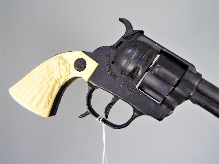 BCM (Derby), Cap Guns - A boxed BCM (Derby) 'The 'Outlaw' Buntline Special Revolver, - Image 3 of 5