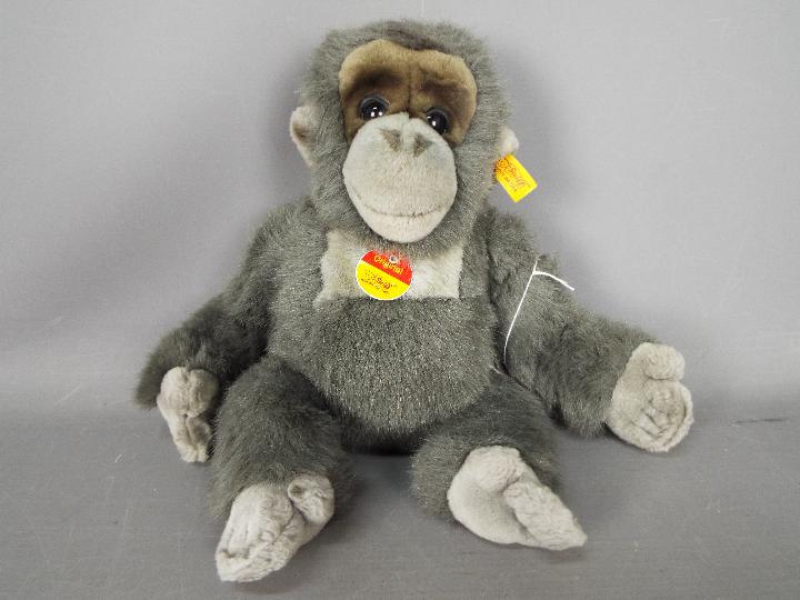 Steiff - A Steiff 'Little Baby Gorilla' #062070.