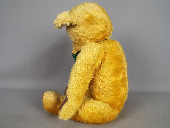 Tara Bears - An unmarked golden mohair believed to be Tara Bera circa 1040. - Image 4 of 5