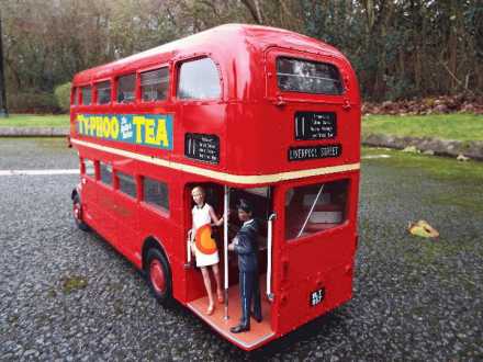 Hachette 1/12 construir el clásico Routemaster Britains más emblemáticos de bus número 76 