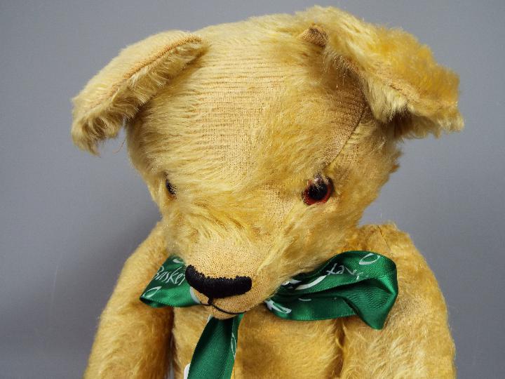 Tara Bears - An unmarked golden mohair believed to be Tara Bera circa 1040. - Image 2 of 5