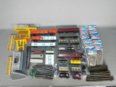 Hornby, Triang, Peco - A collection mainly of unboxed OO gauge model railway rolling stock,