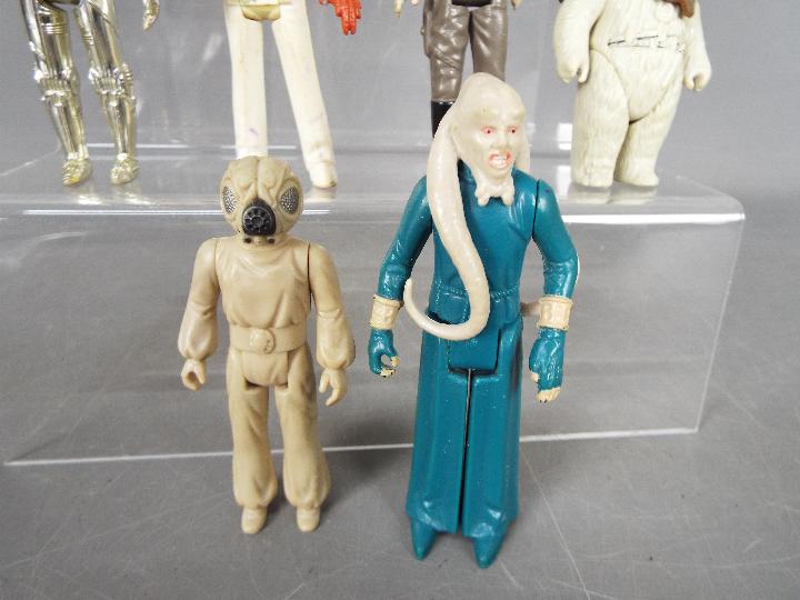 Star Wars - A collection of loose, vintage Star Wars action figures to include Boba Fett, R2-D2, - Image 5 of 5