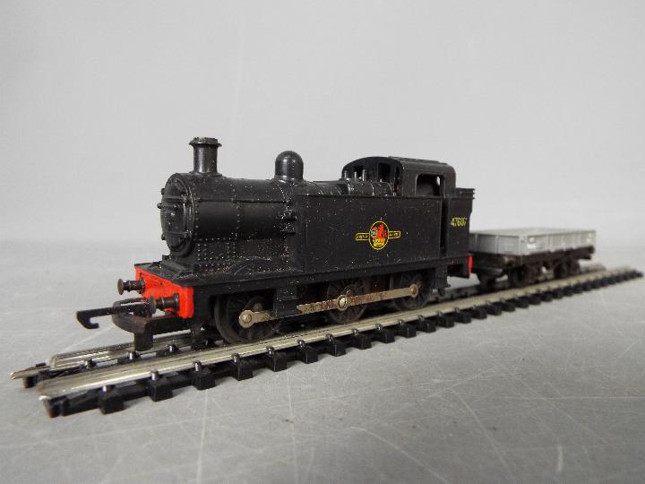 Triang - A boxed Triang T4 TT gauge Electric Train Set, with two unboxed accessories. - Image 4 of 7