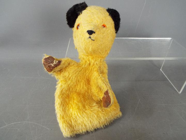 Chad Valley - A vintage Chad Valley 'Sooty' hand puppet with magic wand; - Image 2 of 6