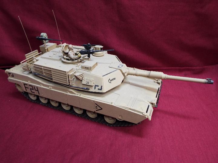 Heng Long - Abrams 1/16 scale M1A2 tank with 2.4 GHz transmitter. - Image 2 of 10