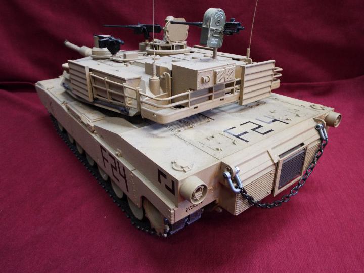 Heng Long - Abrams 1/16 scale M1A2 tank with 2.4 GHz transmitter. - Image 6 of 10