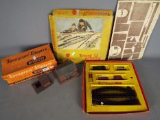 Triang - A boxed Triang T4 TT gauge Electric Train Set, with two unboxed accessories.