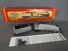 Hornby - A boxed Hornby R099 OO Gauge 4-6-2 Class A4 Streamlined Steam Locomotive and Tender Op.No.