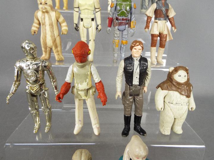 Star Wars - A collection of loose, vintage Star Wars action figures to include Boba Fett, R2-D2, - Image 4 of 5