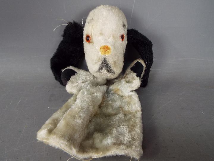 Chad Valley - A vintage Chad Valley 'Sooty' hand puppet with magic wand; - Image 3 of 6
