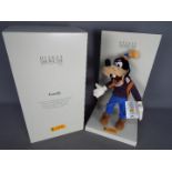 Steiff - A boxed Steiff Limited Edition Disney Showcase 'Goofy'.