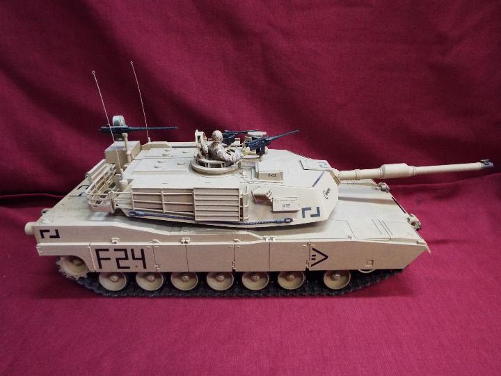 Heng Long - Abrams 1/16 scale M1A2 tank with 2.4 GHz transmitter. - Image 7 of 10