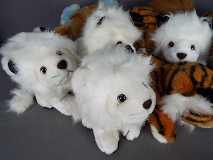 Metro Soft Toys - A collection of soft plush toys. Lot contains mainly cuddly toy tigers and lions. - Image 2 of 3