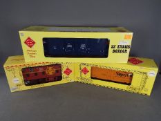 Aristo-Craft (America) Trains - Three boxed 1 Gauge items of rolling stock from Aristo-Craft Trains