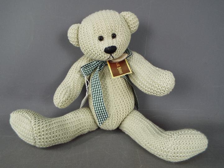 Charlie Bears - A Charlie Bears knitted wool teddy bear 'Knotty' # CB10JKBCRE, - Image 2 of 7