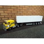 Tamiya - 1/14 R/C globe-liner truck with container trailer and container.Tamiya - .