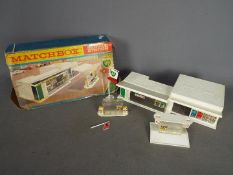 Matchbox - 1960s Matchbox #MG-1 service station set comprising of service station building,