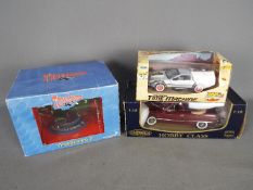 Welly, Carlton, Hobby Class (Mira) - A mixed lot of diecast and collectible model vehicles.