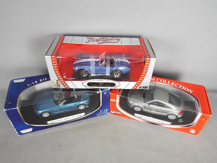 Road Signature, Mondo Motors, Motor Max - Three boxed 1:18 scale diecast model cars.