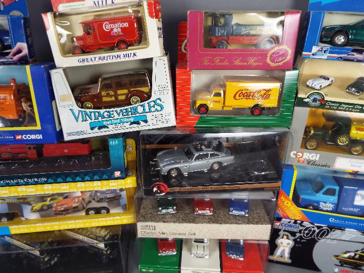 Corgi - Others, Collection of 17 boxed vehicles in various scales. - Image 4 of 4