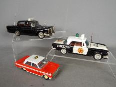 Tinplate - Three unboxed tinplate vehicles.