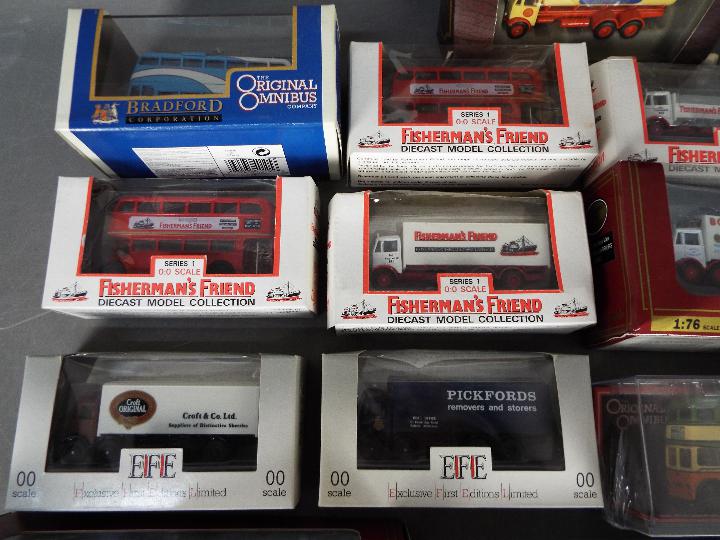 EFE, Corgi Original Omnibus - A fleet of 18 boxed diecast model vehicles. - Image 2 of 6