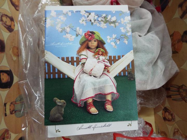 Annette Himstedt Kinder - Puppen Kinder- A 1999 limited run dressed doll entitled 'Mirte', - Image 4 of 5
